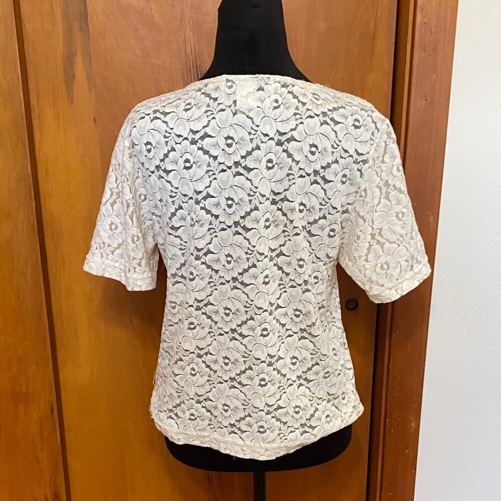 VTG Cream Floral Lace Blouse Stretch Nylon Short Sleeve Vintage Made USA P2P 18” - Picture 3 of 6
